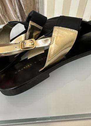 Босоніжки charles&keith