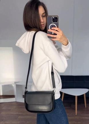 Сумочка среднего размера для девушки черная сумка классическая для работы стильная через плечо женская toп