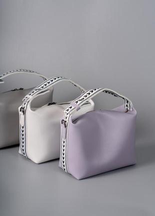 Сумочка просторная женская на каждый день лавандовая из качественной эко-кожи через плечо сумка легкая toп