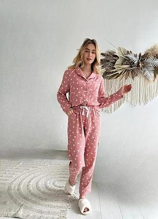 Красива жіноча піжама з мусліну зі штанами розмір s, жіночі піжами cosy візерунок білі серця пудровий