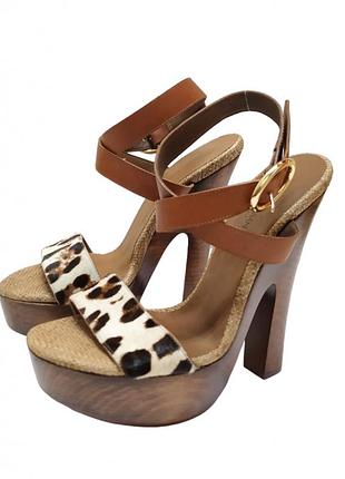 Твоя виграшна пара: босоніжки  dolce gabbana