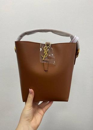 Женскяа сумка saint laurent кожаная коричневая 15 х 20 х 13 см