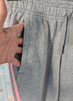 Спортивні штани adidas.6 фото