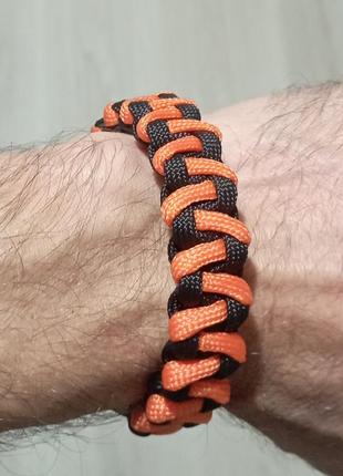 Браслет з паракорду