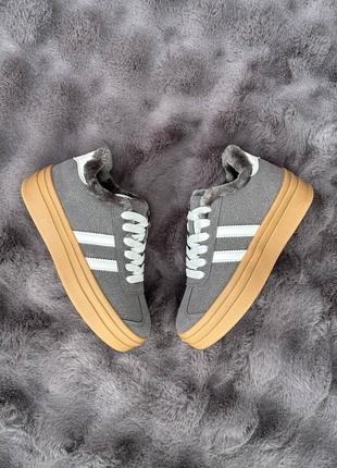 Женские зимние кроссовки