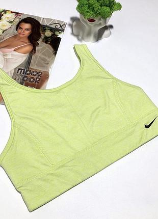 Топ nike спортивний