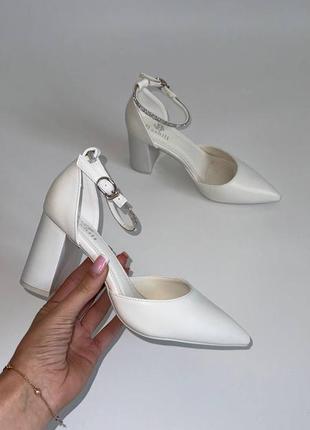 Шикарные женские туфли на каблуке, эко кожа, белые, 33-34-35-36-37