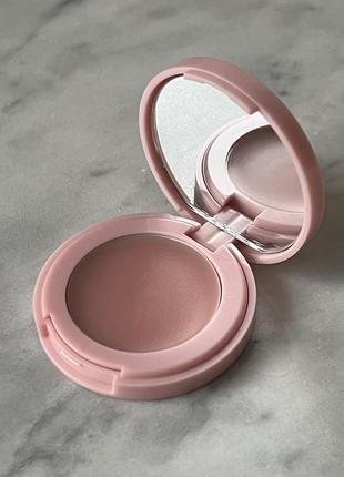 Бальзам для губ estée lauder lip balm