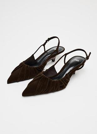 Открытые коричневые бархатные туфли zara new