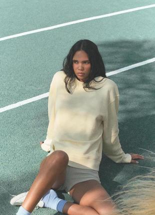 Свитшот желтый плюшевый zara new