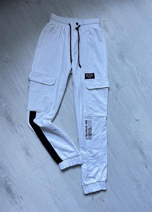 Спортивні джогери bershka xs