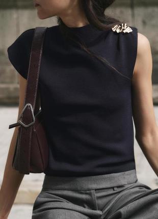 Топ женский синий с брошью zara new