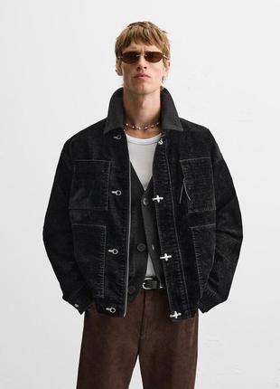 Оксамитова чорна куртка з кишенями zara new