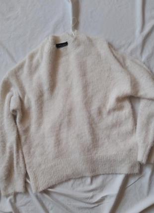 Светр пухнастий