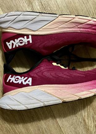 Кроссовки hoka