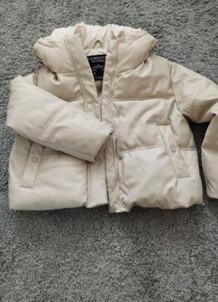 Куртка stradivarius молочний