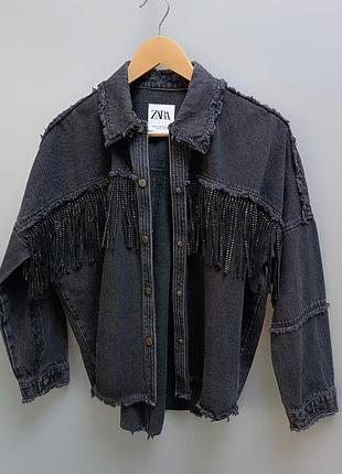 Джинсовая рубашка оверсайз с бахромой в стиле zara xs