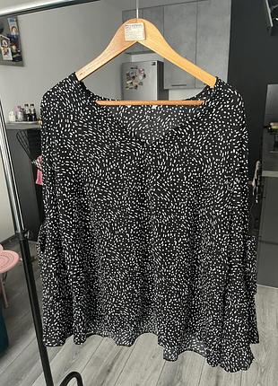 Блуза с воланами