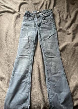Джинси levis
