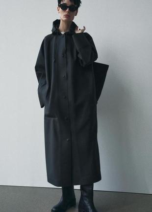 Длинное прорезиненное пальто черное zara new
