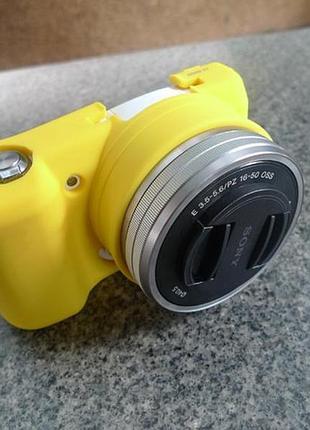 Защитный силиконовый чехол для фотоаппаратов sony a5000, a5100 - желтый