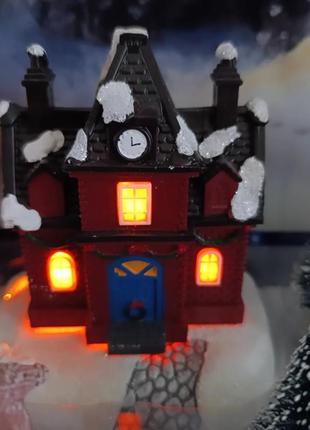 Велике різдвяне містечко будинок домик з підсвіткою новорічний дом