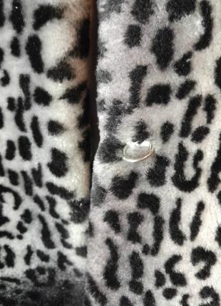 Шуба из натурального мутона с голубой серебряной норкой леопард