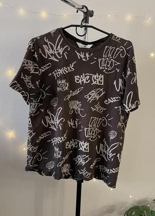 Футболка з графіті h&m