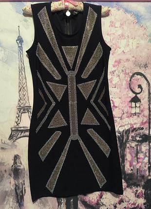 Гарна сукня в різнокольорові стрази вечірня святкова