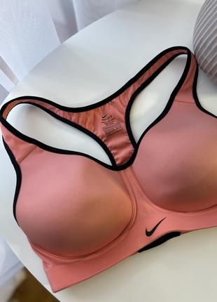 Спортивный топ бра nike размер 70d