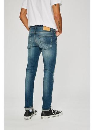 Стильные зауженные / slim fit джинсы с distress / washed эффектом от jack and jones