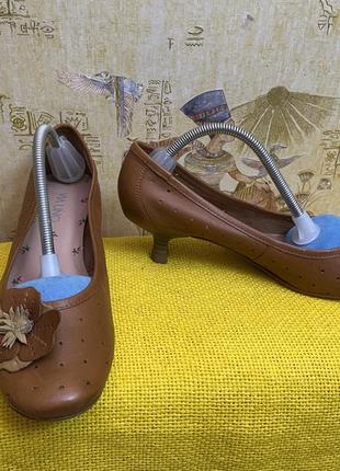 Нові літні туфлі