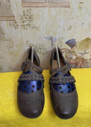 Креативні туфлі іспанського бренду airstep