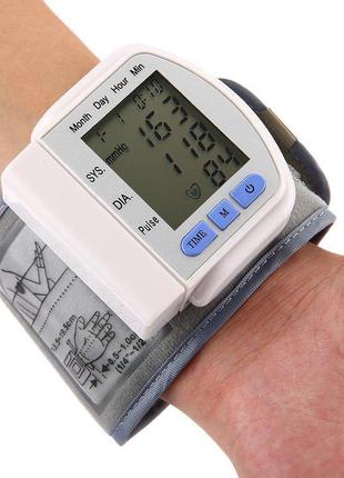 Зап'ястковий тонометр blood pressure <unk> автоматичний прилад для вимірювання артеріального тиску на зап'ястку3 фото