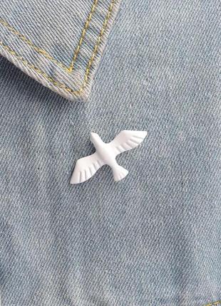 Брошка значок біла пташка горлиця голуб 🕊️