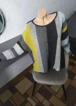 Свитер