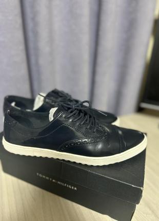 Жіночі туфлі томі хілфігер