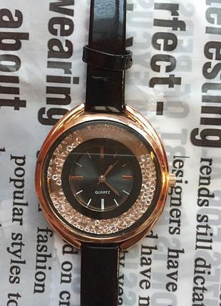 Часы женские наручные черные на тонком ремешке