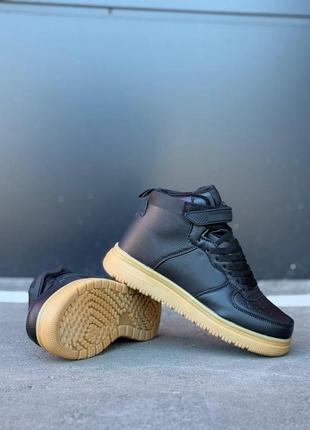 Кросівки з утепленням