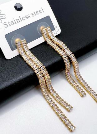 Серьги вечерние с фианитами из медицинского золота stainless steel