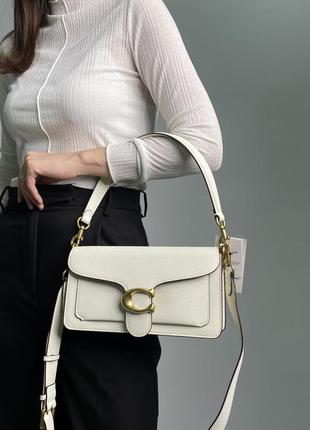 Женская брендовая сумка coach кожаная светло-бежевая 26 х 14 х 7 см