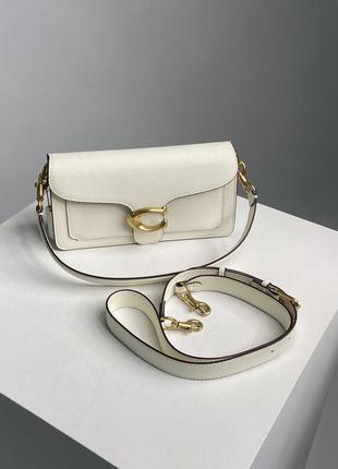 Женская сумочка coach из гладкой кожи бежевая 26 х 14 х 7 см