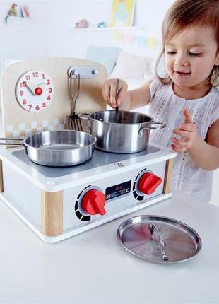 Детская плита hape с грилем и посудой (e3151)