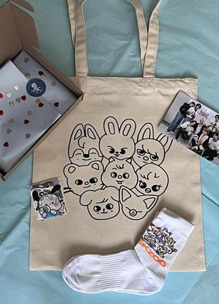 Бокс "stray kids skzoo" шоппер + носки + фото "stray kids" + стикеры