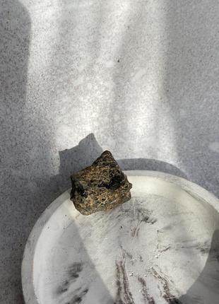 Моріон 27*24*21 мм. камінь натуральний моріон необроблений.