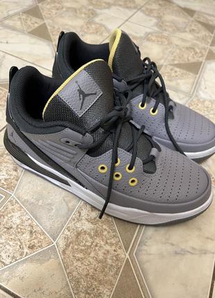 Кросівки jordan max aura 5