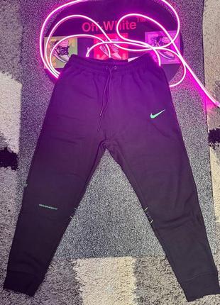 Спортивні штани nike