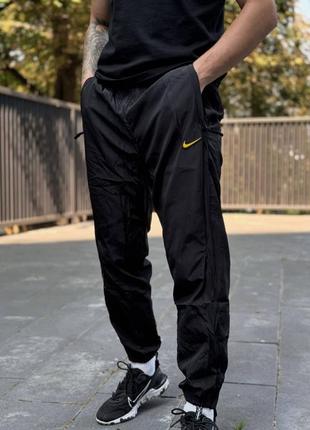 Нейлонові штани nike nocta