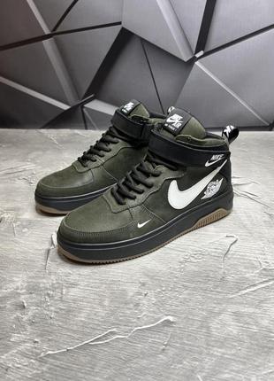 Зимові кросівки nike хутро