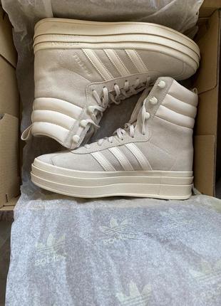 Оригинальные ботинки adidas